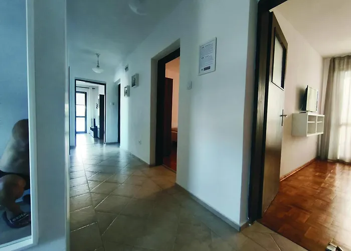 Yanevi 切尔诺莫雷茨