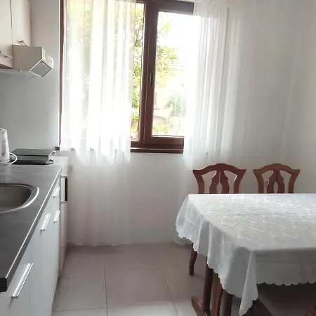 Yanevi Apartment *