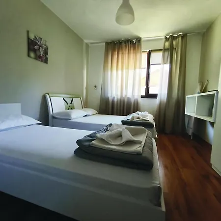 Yanevi Apartamento *