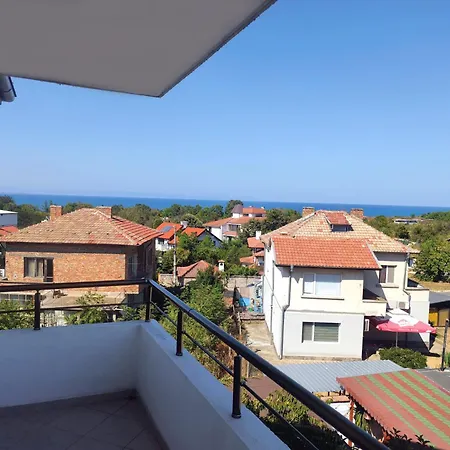 Yanevi Apartment
